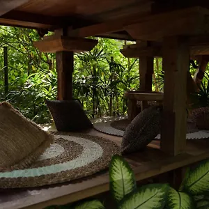 Lodge Roots Tree House, Uluwatu