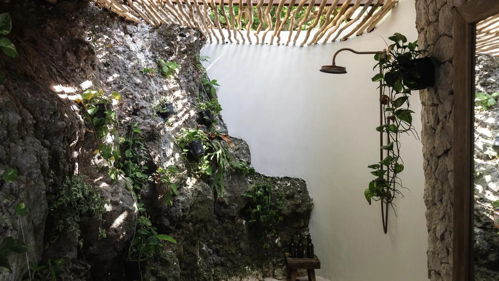 Uluwatu Surf Shack Villa